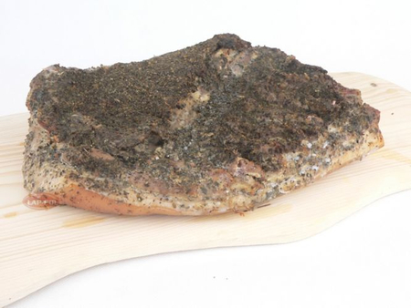 Boczek pieczony na szaro